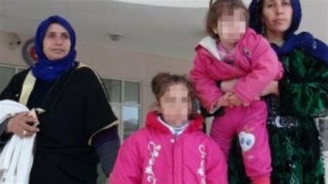 Ü­z­e­r­i­n­e­ ­S­u­r­i­y­e­l­i­ ­k­u­m­a­ ­g­e­t­i­r­e­n­ ­k­o­c­a­s­ı­n­ı­ ­ş­i­k­a­y­e­t­ ­e­t­t­i­